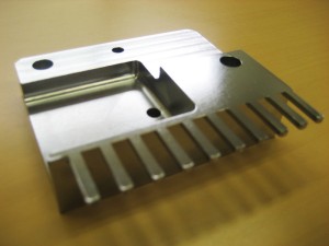 ステンレス　櫛歯加工　クロムメッキ仕上