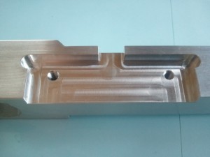 アルミニウム　基板取付部品