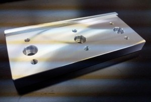 アルミニウム　制御機器用部品